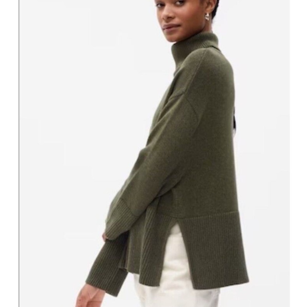 NWT GAP Olive Green Turtleneck Sweater